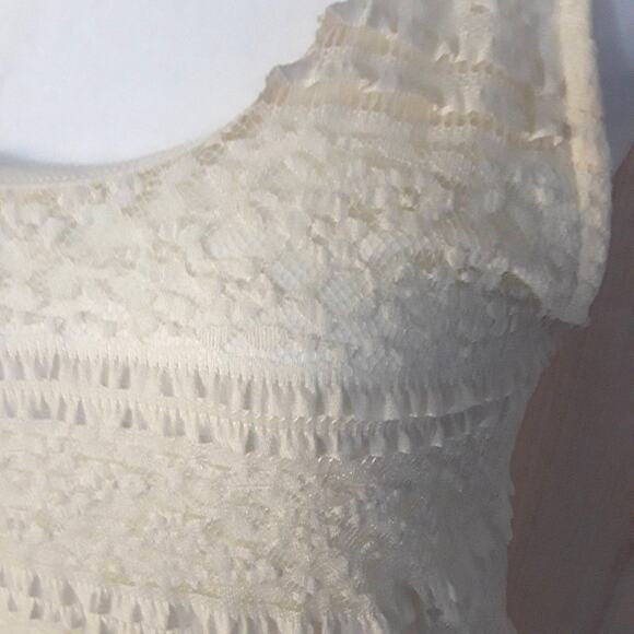 Forever 21 Lace Overlay Sleeveless Dress - Picture 5 of 7